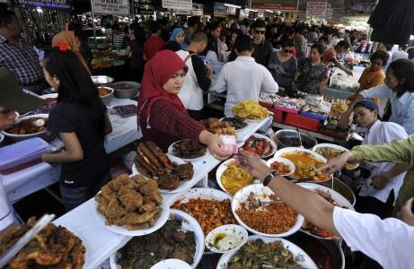 Mengapa Setiap  Ramadhan-Idul Fitri Umat Islam di Azab Orang Kafir?