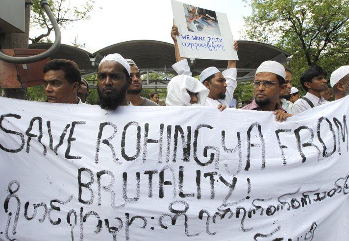 Rumah-Rumah Muslim Myanmar Dibakar Budha