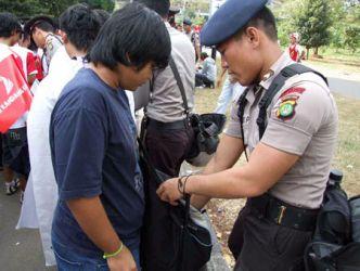 Para Ikhwan Ekstra Hati-hati, Polisi Sweeping yang Akan Masuk Ambon 
