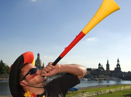 Vuvuzela Haram Jika Memekakkan Telinga, Kata Ulama UEA