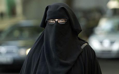 Menteri Pendidikan Swedia Berencana Larang Niqab di Sekolah