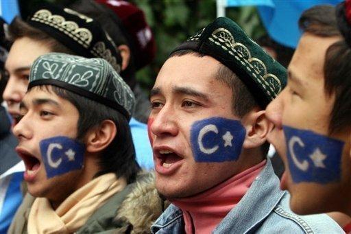 Genosida China: Diawali Larangan Muslim Uighur Berjenggot & Bercadar