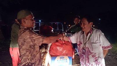 Voa-Islam Peduli: Aksi Sosial Membantu Korban Banjir Bekasi Utara