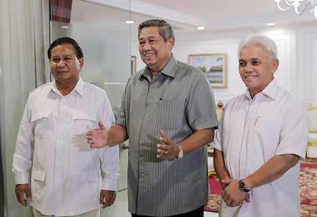 Tadi Malam SBY Menyerahkan Kekuasaan Kepada Prabowo-Hatta di Cikeas?