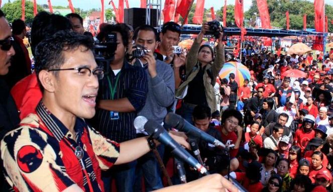 Ucok dan Budiman Sudjatmiko : Jokowi Hanya Tukang Bual, Bukan Pemimpin