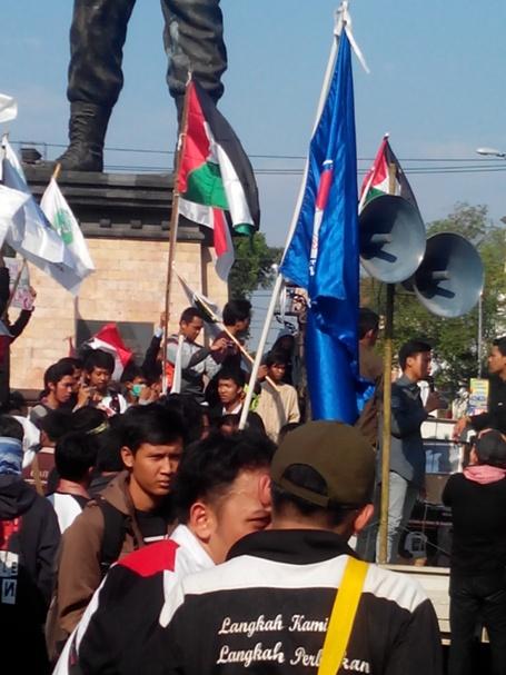 2 Gelombang Mahasiwa Solo Berdemo dan Galang Dana untuk Palestina