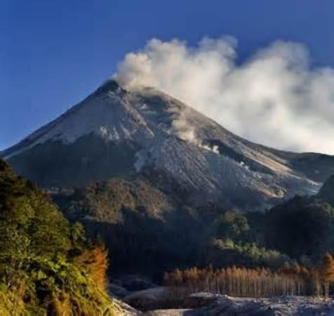 Gunung Merapi Meletus Lagi, Ingatkan Kuasa Allah Azza wa Jalla