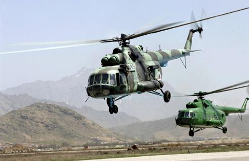 Serangan Roket Mujahidin Taliban Hancurkan Helikopter Hamid Karzai