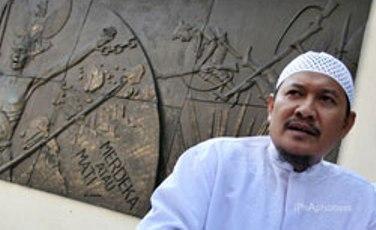 Ustadz Fauzan Al-Anshari: Demokrasi juga Pelecehan Terhadap Islam