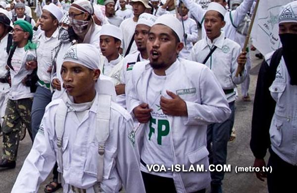 Kronologi Bentrok FPI dengan Preman Lokalisasi Mesum di Sukorejo