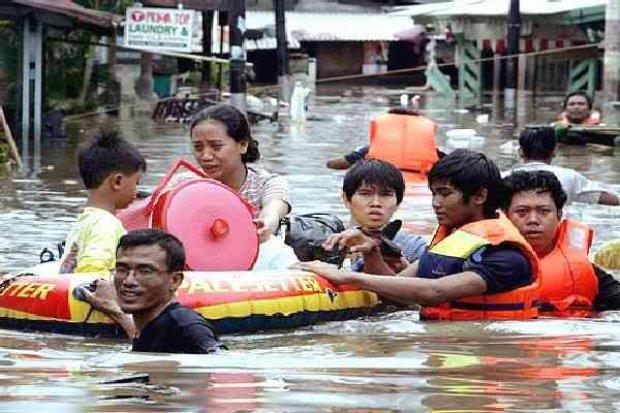 FPI: Jakarta Banjir, Jokowi Mau Beli Musibah Dengan Maksiat Apa Lagi?