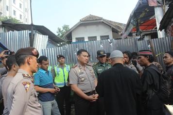 Police Line Belum Dibuka, Kegiatan Ibadah Masjid Nurul Ikhlas Cihampelas Berhenti Total