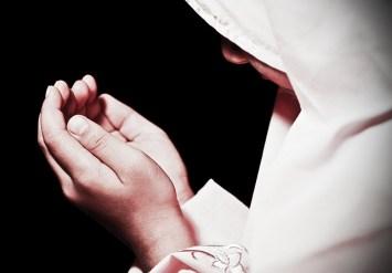 Adakah Tuntunan Mengusap Wajah Setelah Berdoa?