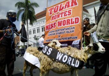 Miss World Tampilkan Kecantikan Palsu   