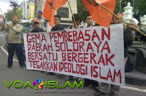 Mahasiswa Solo: Tumbangkan Rezim Neolib SBY &Tegakkan Ideologi Islam