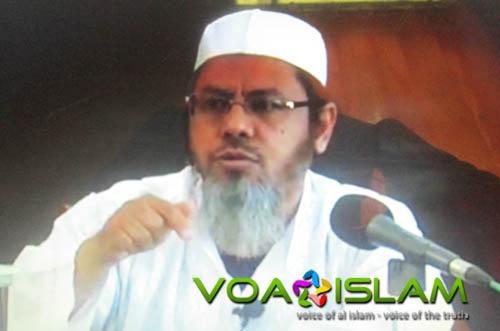 Ustadz Farid Oqbah: Orang yang Tak Tegas Terhadap Syiah Itu Bermasalah