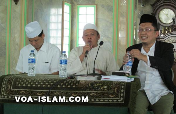Diskusi FKSK: Tantangan Menghadapi Islam Phobia dan Sekulerisasi