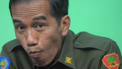 Jokowi Tak Mampu Pimpin Keluarga, Kok Mau Pimpin Negara?