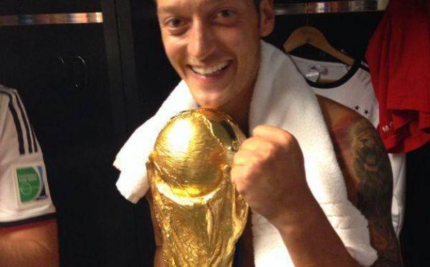 Arsenal Dukung Israel | ozil tolak salaman dengan anggota fifa dukung israel Arsenal Dukung Israel | ozil tolak salaman dengan anggota fifa dukung israel