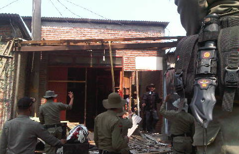 Allahu Akbar, Tempat Maksiat Di Semarang Hancur Lebur Oleh Aparat