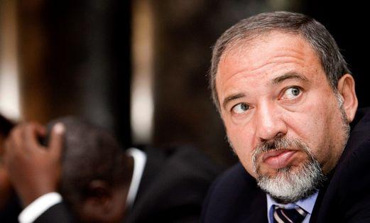 Menlu Israel Avigdor Lieberman Mengundurkan Diri