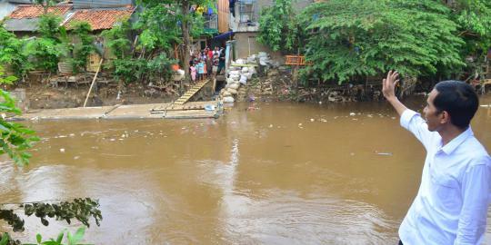 Jakarta Belum Berubah, Jokowi Jangan Cuma Nonton Banjir!