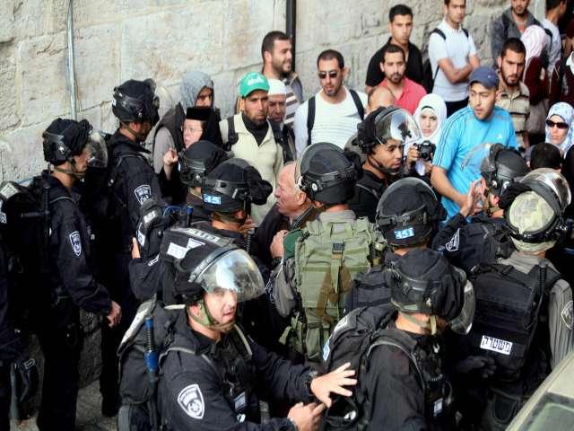 Pasukan Zionis-Israel Melarang Muslim Shalat di Masjid Aqsha