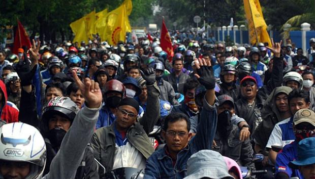 Aksi Buruh 'May Day' Menolak Kenaikan BBM dan Outsourchinng