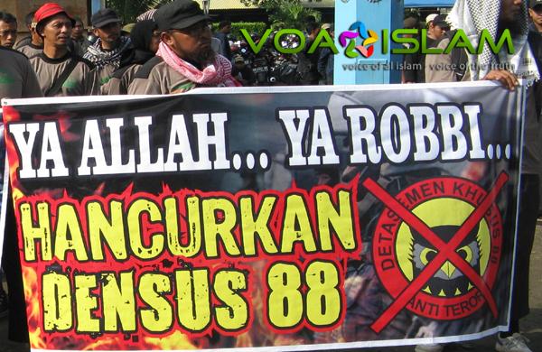 Elemen Umat Islam Solo Long March Tuntut Pembubaran Densus 88