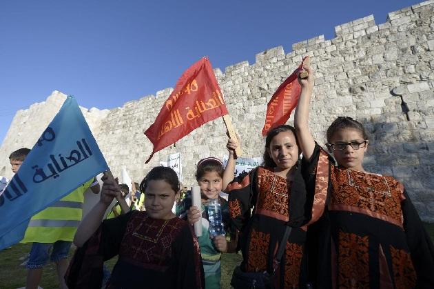 Warga Palestina Berpawai di Yerusalem untuk Menyambut Ramadhan