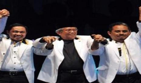 Ketua Majelis Syuro PKS Hilmi Aminuddin dan Anis Berhadapan Dengan KPK