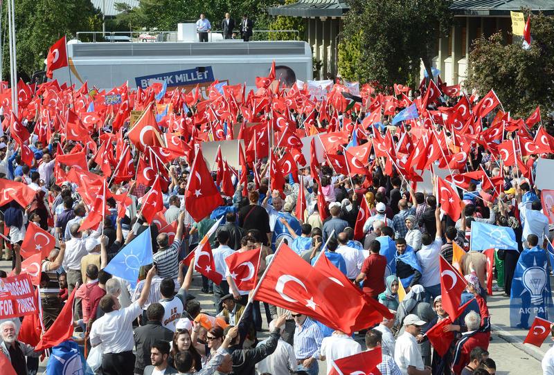 Adu Kekuatan Antara  Islamis dan Sosialis Sekuler di Turki
