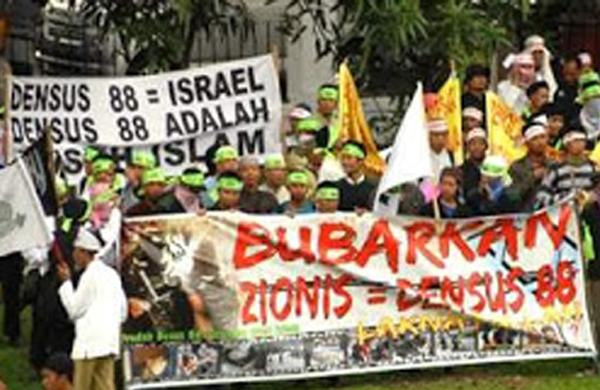 Umat Islam Harus Demo Besar-besaran Desak Presiden Bubarkan Densus 88!