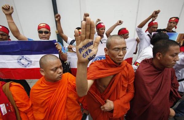 Kerusuhan Agama Kembali Pecah di Myanmar, Warga Budha Bakar Rumah Muslim di Tandwe