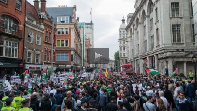 Ribuan Warga Berunjuk Rasa di Kedubes Israel di London Kecam Serangan Ke Gaza