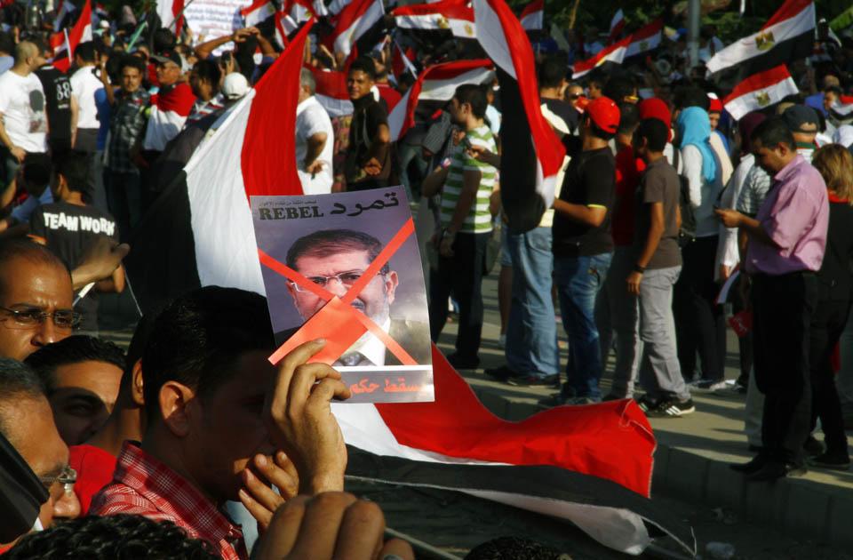 5 Orang Tewas, Ratusan Cedera Saat Demo Pro dan Anti Mursi di Mesir