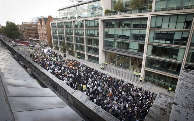 10.000 Muslim Berdemo di Kantor Google London Tuntut Penghapusan Film Innocence of Muslims