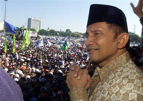Amin Rais:Jokowi-Ahok Akan Menggilas Ekonomi Rakyat Kecil  