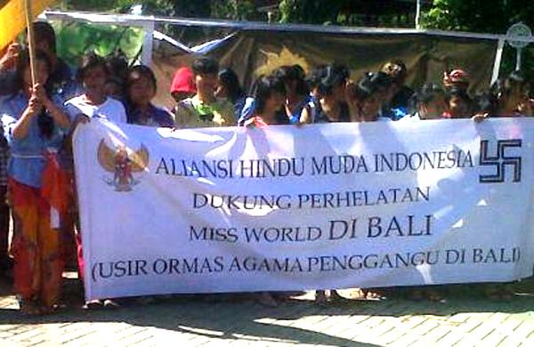 Dukung Miss World Pecalang Hindu Bali tantang Perang Puputan