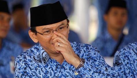 Ahok Ancam Potong Gaji PNS yang Ketahuan Merokok di Kawasan No Smoking