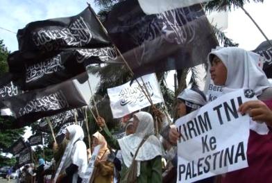 HTI Demo Kedubes AS: Minta Negara Muslim Kirim Tentara Bebaskan Gaza