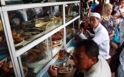 Diajak Makan Siang Jokowi, Warga Lenteng Agung Tetap Tolak Lurah Susan