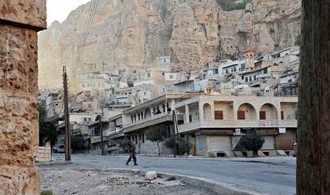 SHOR: Pejuang Oposisi Suriah Masuki Kembali Kota Kristen Maaloula