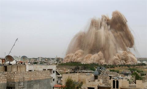 Pejuang Oposisi Ledakan 60 Ton Bom Dibawah Markas Militer Suriah di Idlib