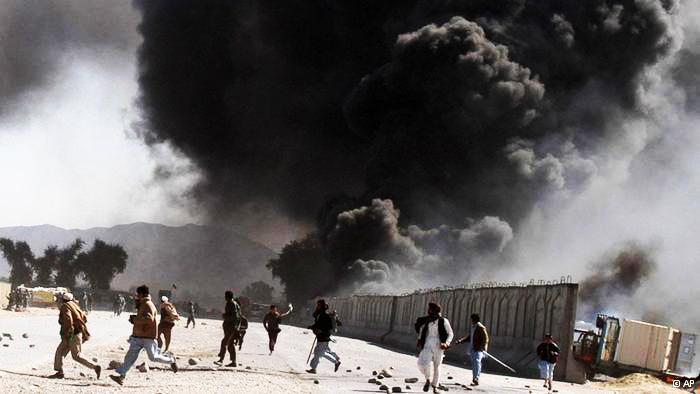 Bom Mobil Taliban Hantam Perusahaan Kontraktor Tentara AS di Kabul