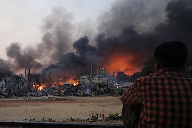 KAMRA: Masjid Dibakar Kaum Budhis,Serukan Jihad Bela Muslim Rohingya 