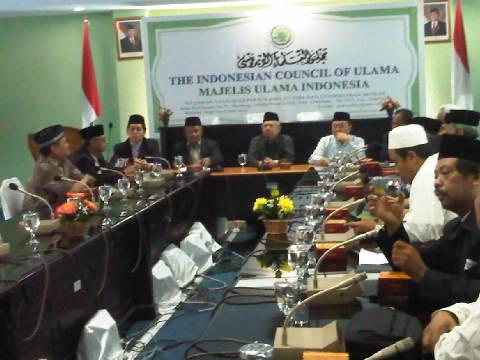 Ulama & Umat Islam Bogor Laporkan LDII ke MUI Pusat dengan Bis Polisi