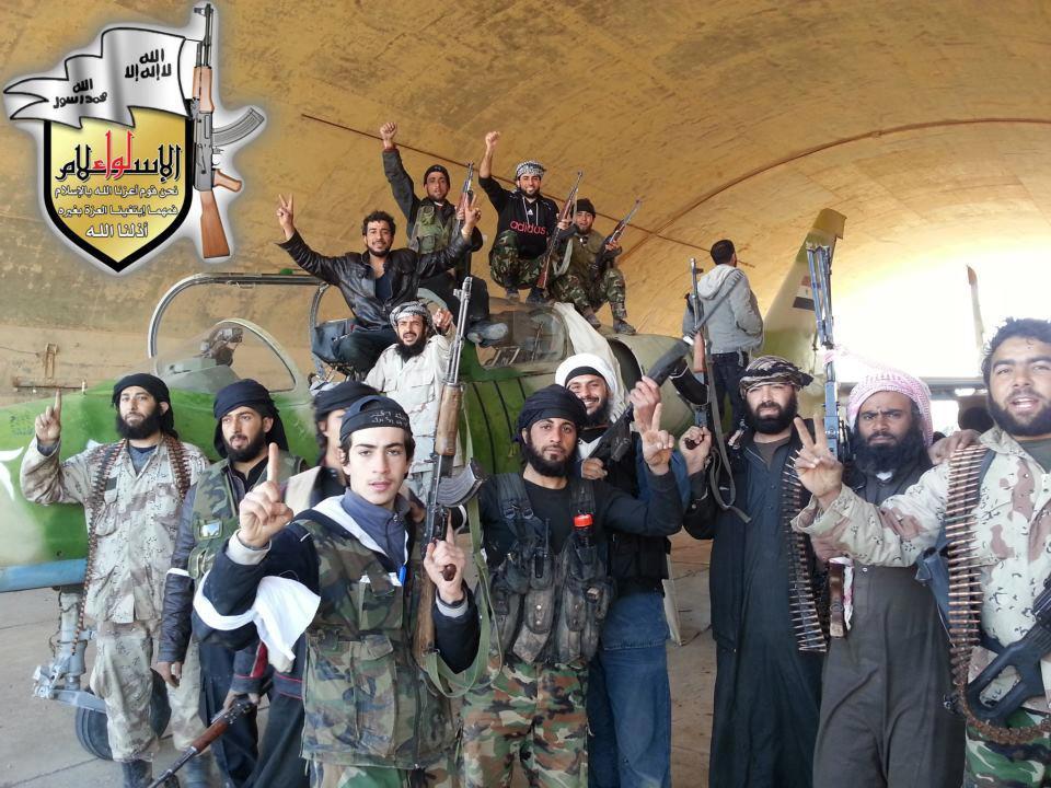 Mujahidin Suriah Rebut Gudang Senjata dan Amunisi Rezim Assad di Qolamun