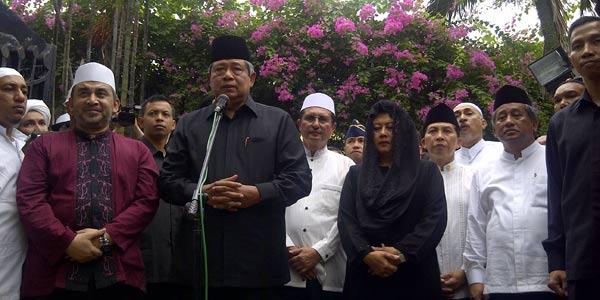 SBY Berderai Air Mata Saat Mengingat Habib Munzir al-Musawa