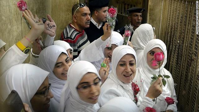 Muslimah Pendukung Presiden Mursi Dibebaskan Pengadilan Mesir